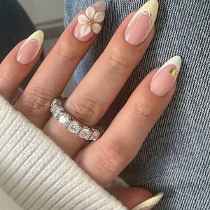 Delicate 3D Flower French Press-On Nails, Soft Cream Color press on nails wholesale OEM custom