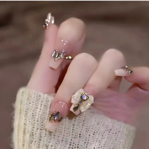 Cream White Base 3D Flower Rhinestone Press-On Nails press on nails wholesale OEM custom